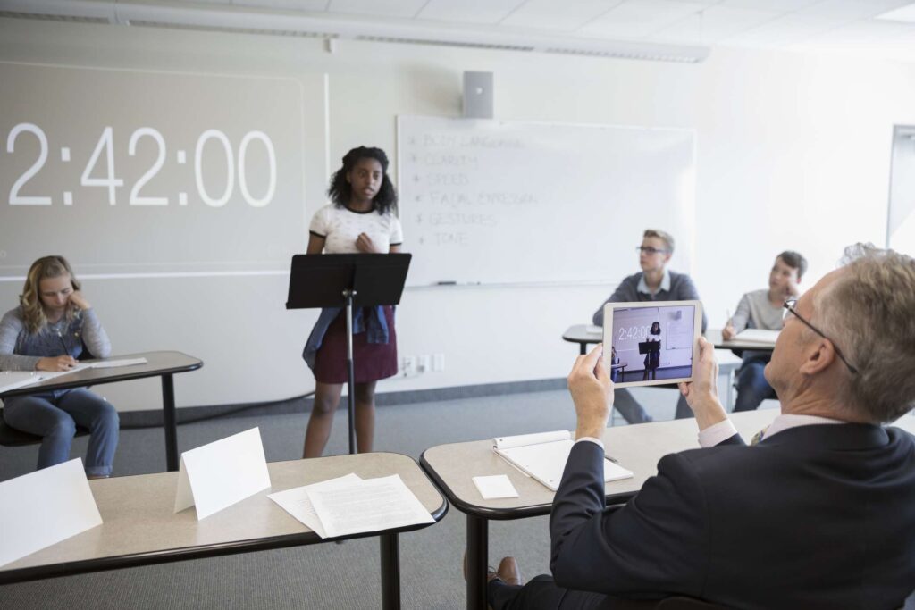 How students can build confidence in public speaking